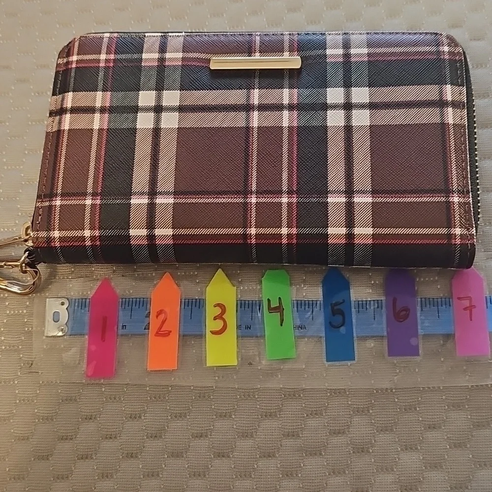 Versona NWT Long Wallet